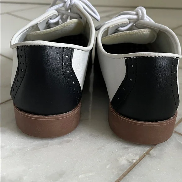 Black & White Saddle Oxford - Picture 6 of 8